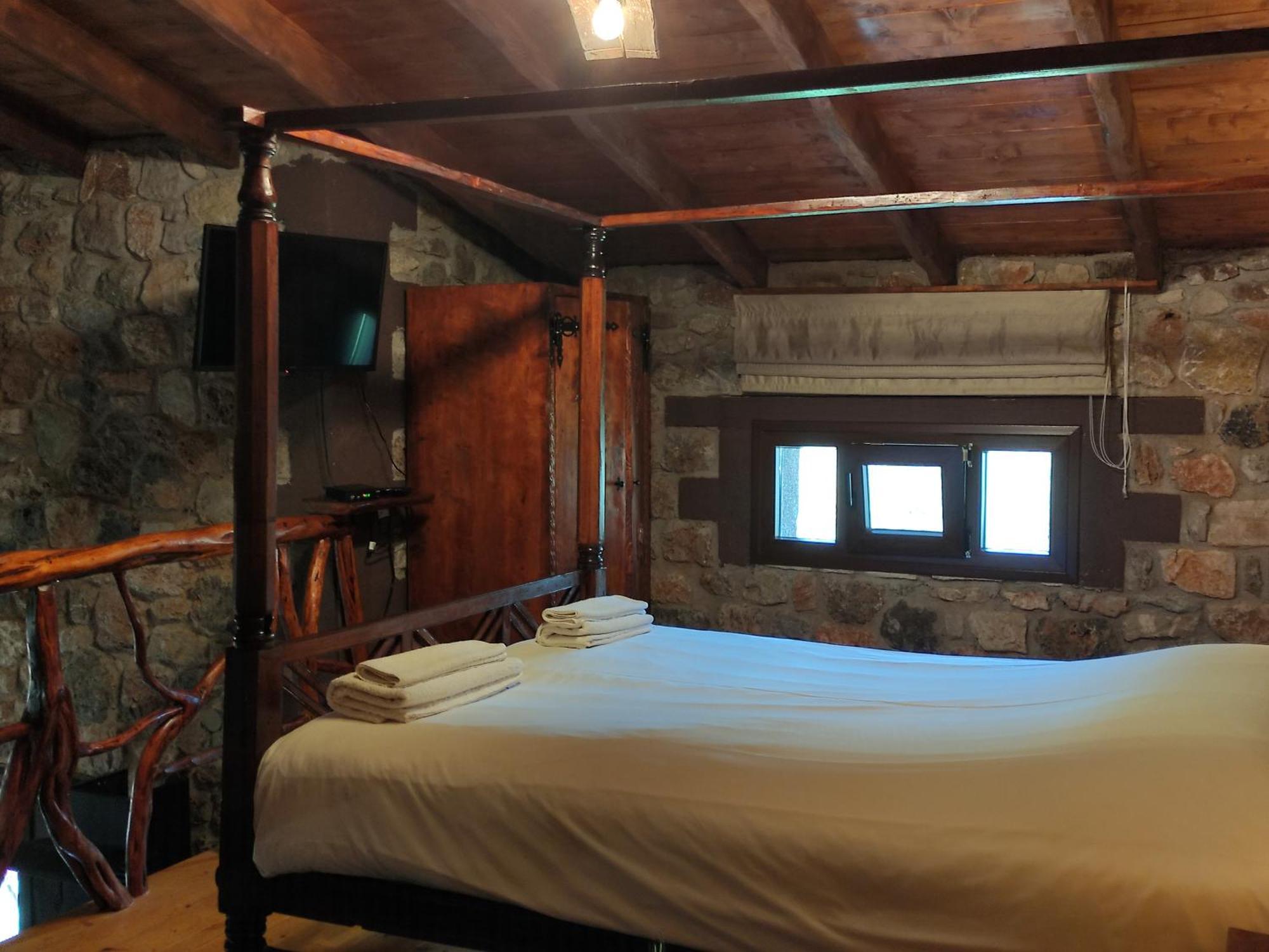 Oneiropagidasuites Kalavryta Chambre photo